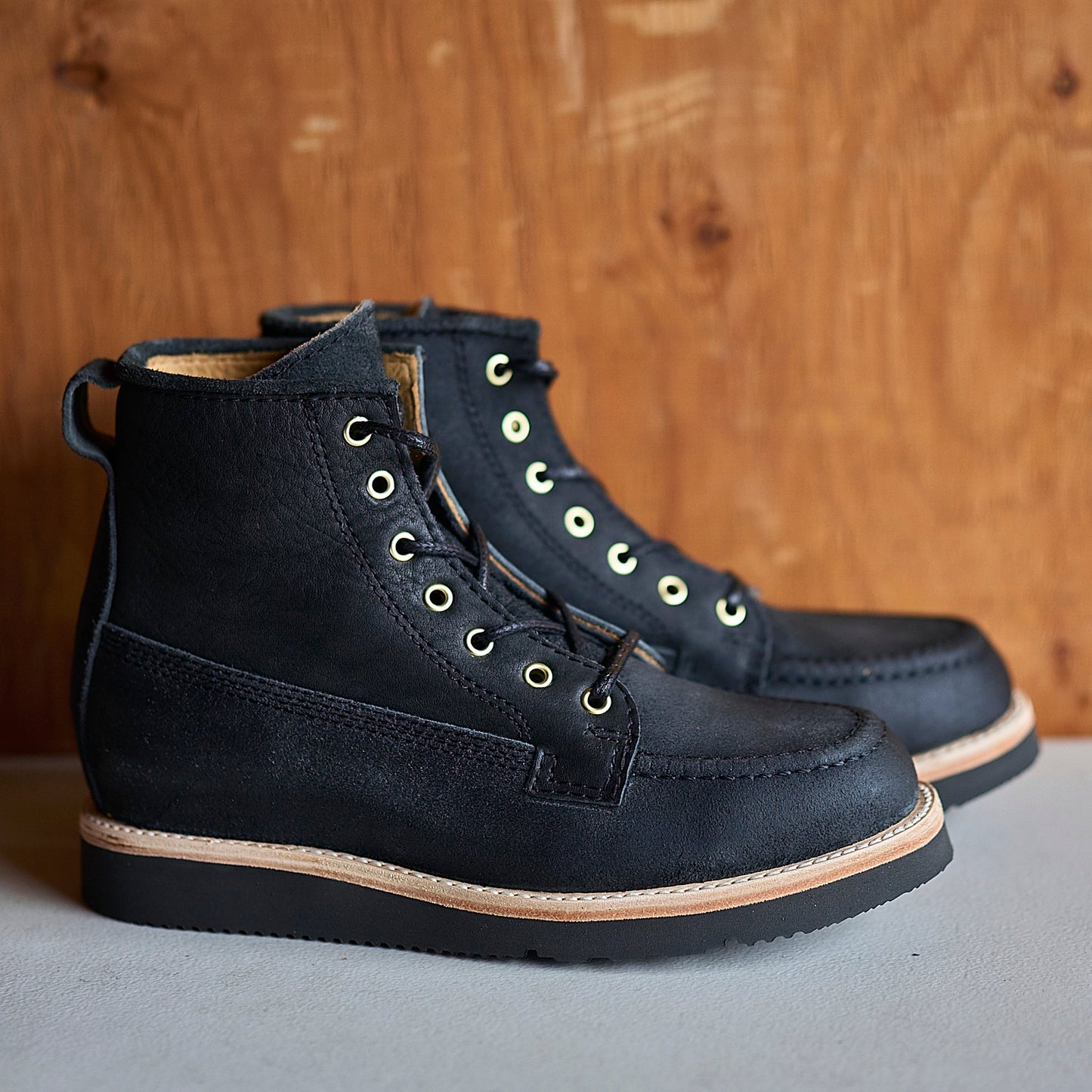 Nomad Heritage - Black Oiled Rough Out / Size 8